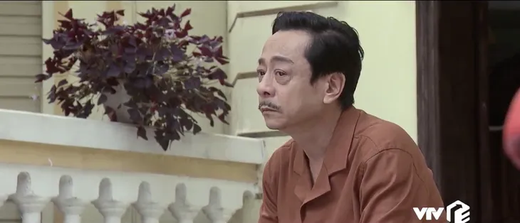 Trở về giữa yêu thương - Tập 3: Ông Phương (NSND Hoàng Dũng) hụt hẫng khi bị ép về vườn - Ảnh 14. Trở về giữa yêu thương - Tập 3: Ông Phương (NSND Hoàng Dũng) hụt hẫng khi bị ép về vườn - Ảnh 14.