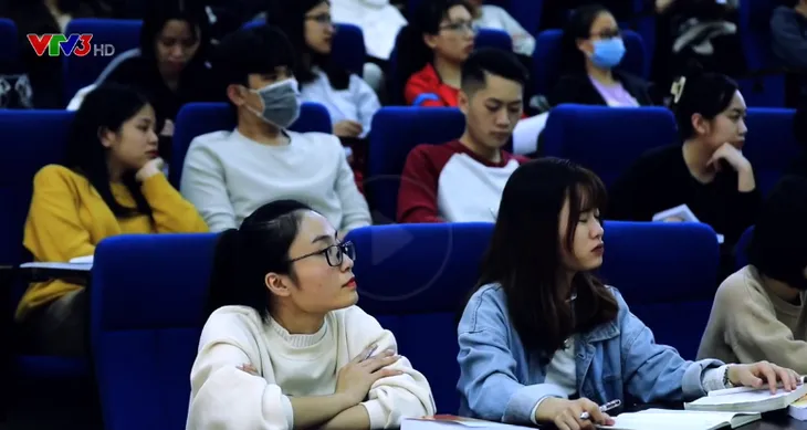 Cô sinh viên Đại học Y Hà Nội với đôi chân đầy nghị lực - Ảnh 2. Cô sinh viên Đại học Y Hà Nội với đôi chân đầy nghị lực - Ảnh 2.