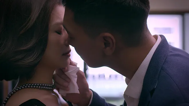 Ngắm vẻ điển trai của diễn viên Mạnh Trường trong phim Hồ sơ cá sấu - Ảnh 8. Ngắm vẻ điển trai của diễn viên Mạnh Trường trong phim Hồ sơ cá sấu - Ảnh 8.