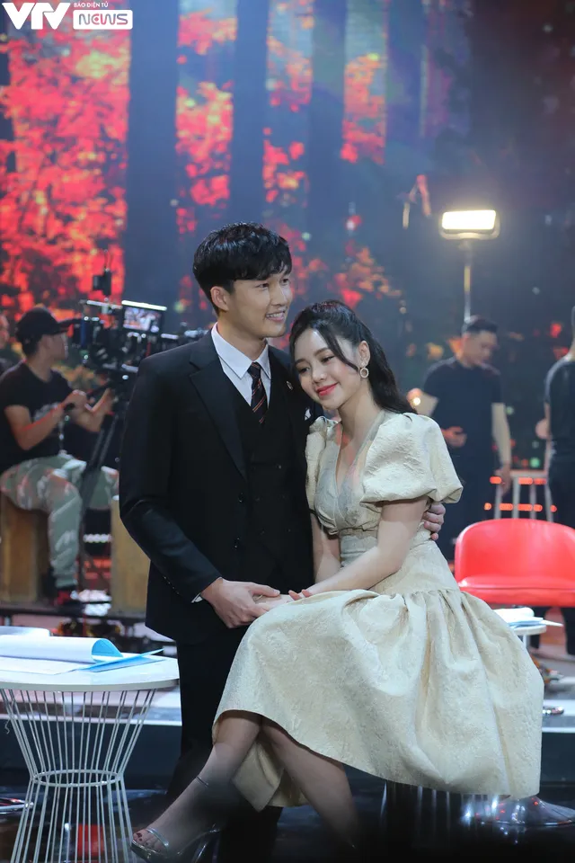 4 cặp đôi hot Vũ trụ điện ảnh VTV hội ngộ trong Chào 2021 - Ảnh 20. 4 cặp đôi hot Vũ trụ điện ảnh VTV hội ngộ trong Chào 2021 - Ảnh 20.