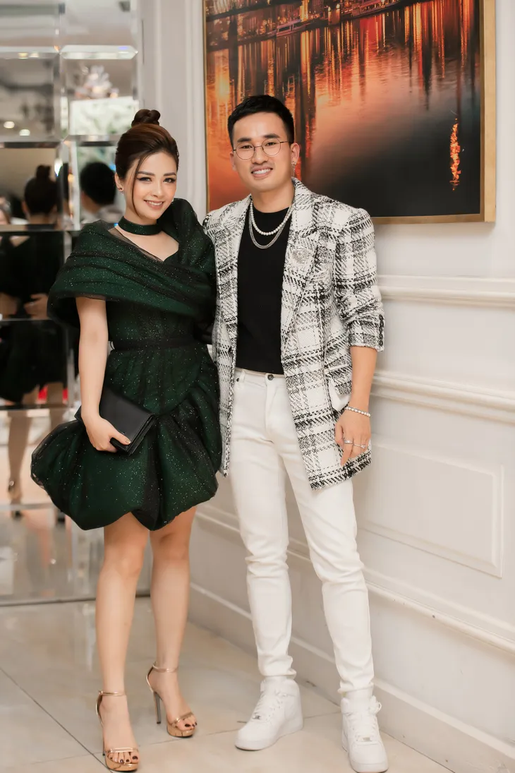 NTK Hà Duy gây bất ngờ vì lần đầu thiết kế đầm dạ hội cho trẻ em - Ảnh 2. NTK Hà Duy gây bất ngờ vì lần đầu thiết kế đầm dạ hội cho trẻ em - Ảnh 2.
