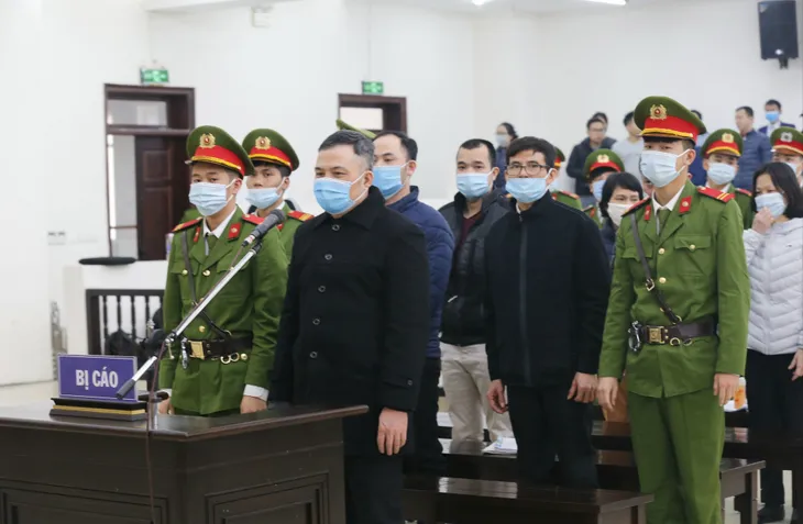 Đề nghị án chung thân cho Trùm đa cấp Liên kết Việt - Ảnh 2. Đề nghị án chung thân cho Trùm đa cấp Liên kết Việt - Ảnh 2.