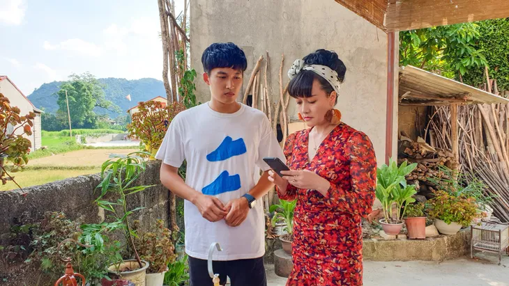 Hết hồn với tạo hình sến súa điệu đà của Vân Dung trong Hướng dương ngược nắng - Ảnh 11. Hết hồn với tạo hình sến súa điệu đà của Vân Dung trong Hướng dương ngược nắng - Ảnh 11.