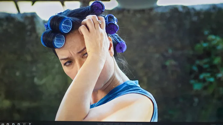 Hết hồn với tạo hình sến súa điệu đà của Vân Dung trong Hướng dương ngược nắng - Ảnh 14. Hết hồn với tạo hình sến súa điệu đà của Vân Dung trong Hướng dương ngược nắng - Ảnh 14.