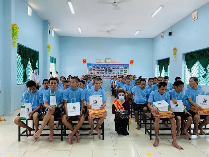 Hoa hậu Nguyễn Thị Diệu Thúy với hành trình thiện nguyện tại Bình Phước - Ảnh 5. Hoa hậu Nguyễn Thị Diệu Thúy với hành trình thiện nguyện tại Bình Phước - Ảnh 5.