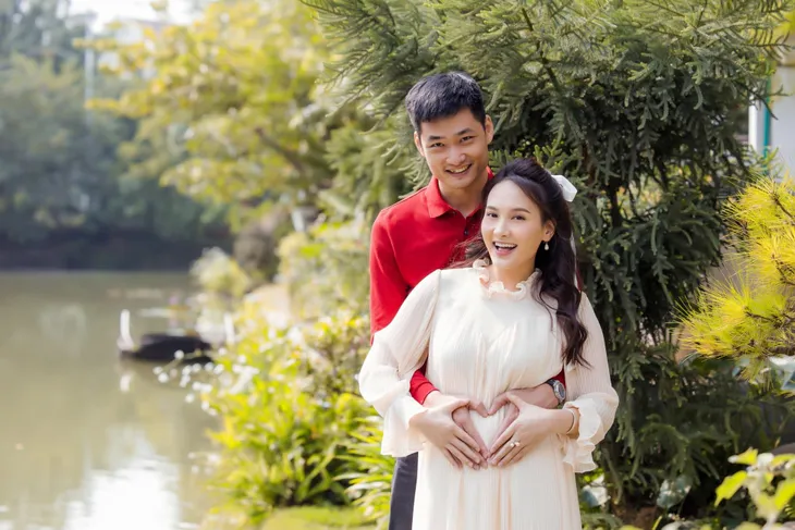 Chuộng mốt này, bà bầu Bảo Thanh và mẹ bỉm sữa Nhã Phương xinh đẹp bội phần - Ảnh 4. Chuộng mốt này, bà bầu Bảo Thanh và mẹ bỉm sữa Nhã Phương xinh đẹp bội phần - Ảnh 4.