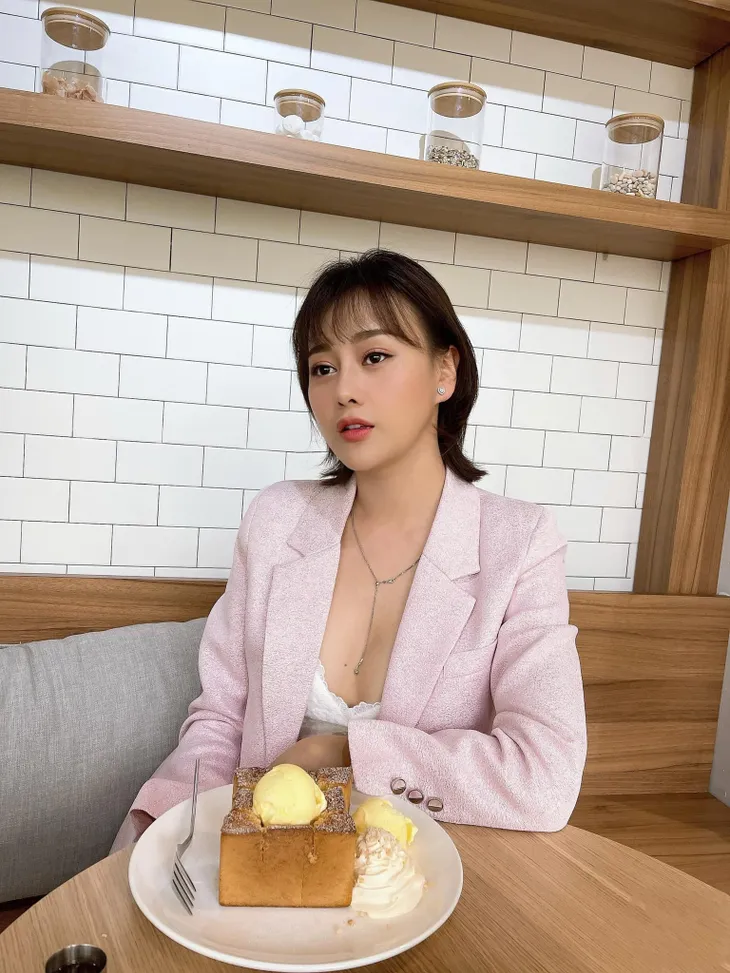 Phương Oanh từ bỏ chân ái cuộc đời vì một cô gái - Ảnh 5. Phương Oanh từ bỏ chân ái cuộc đời vì một cô gái - Ảnh 5.