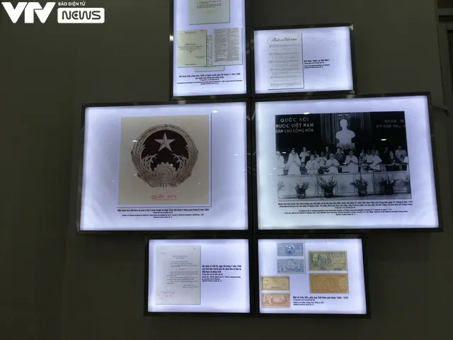 Kỷ niệm 75 năm Ngày truyền thống ngành lưu trữ Việt Nam - Ảnh 8. Kỷ niệm 75 năm Ngày truyền thống ngành lưu trữ Việt Nam - Ảnh 8.