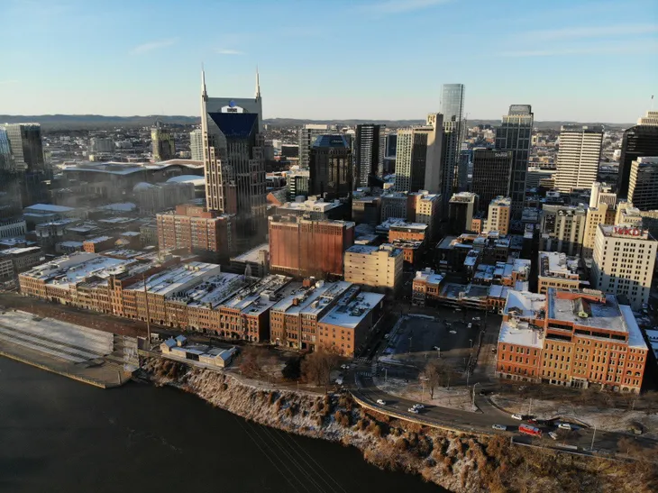 Nổ lớn rung chuyển thành phố Nashville, Mỹ, 3 người phải nhập viện - Ảnh 8. Nổ lớn rung chuyển thành phố Nashville, Mỹ, 3 người phải nhập viện - Ảnh 8.