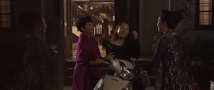 Trở về giữa yêu thương - Tập 8: Yến (Việt Hoa) hoảng hồn phát hiện tất phụ nữ trong túi quần bố chồng - Ảnh 1. Trở về giữa yêu thương - Tập 8: Yến (Việt Hoa) hoảng hồn phát hiện tất phụ nữ trong túi quần bố chồng - Ảnh 1.