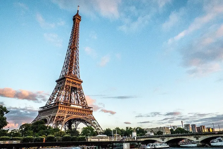 10 sự thật thú vị có thể bạn chưa biết về tháp Eiffel - Ảnh 4. 10 sự thật thú vị có thể bạn chưa biết về tháp Eiffel - Ảnh 4.