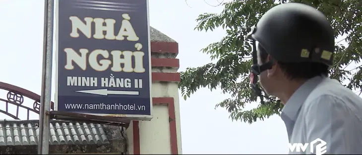 Trở về giữa yêu thương - Tập 8: Nghi con trai vụng trộm, ông Phương lại bị con dâu hiểu nhầm đang cặp bồ - Ảnh 17. Trở về giữa yêu thương - Tập 8: Nghi con trai vụng trộm, ông Phương lại bị con dâu hiểu nhầm đang cặp bồ - Ảnh 17.