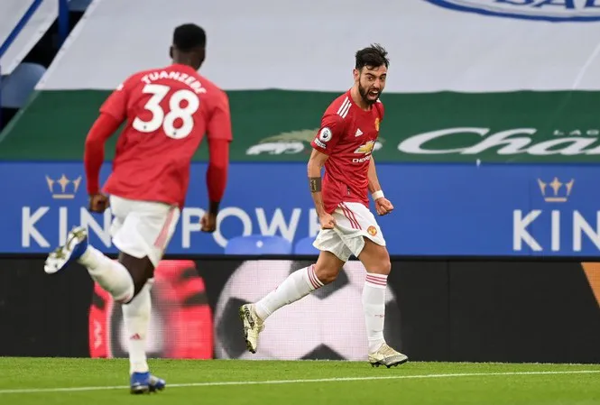 Bruno Fernandes sánh ngang Cristiano Ronaldo tại Premier League - Ảnh 1. Bruno Fernandes sánh ngang Cristiano Ronaldo tại Premier League - Ảnh 1.