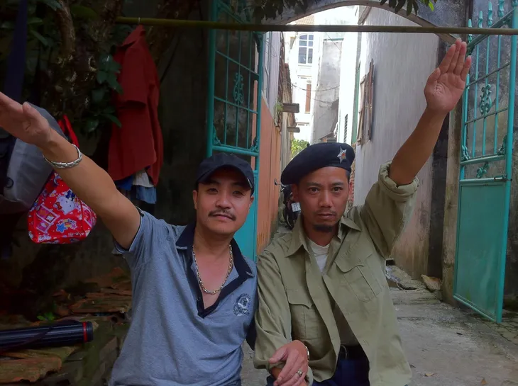 Cô Đẩu Công Lý cưới vợ lần 3, vợ cũ và bạn thân xốn xang - Ảnh 5. Cô Đẩu Công Lý cưới vợ lần 3, vợ cũ và bạn thân xốn xang - Ảnh 5.