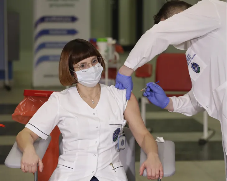 Các nước EU đồng loạt triển khai chiến dịch tiêm vaccine ngừa COVID-19 - Ảnh 1. Các nước EU đồng loạt triển khai chiến dịch tiêm vaccine ngừa COVID-19 - Ảnh 1.