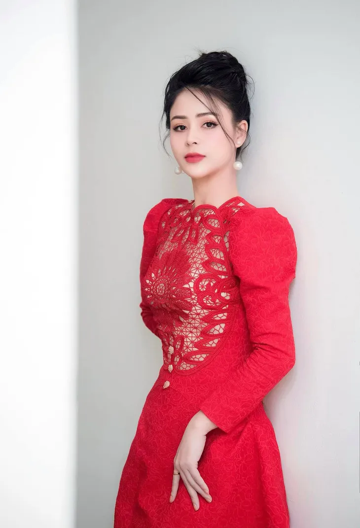Ngắm gu thời trang bánh bèo ngoài đời của nữ chính Hướng dương ngược nắng - Ảnh 8. Ngắm gu thời trang bánh bèo ngoài đời của nữ chính Hướng dương ngược nắng - Ảnh 8.