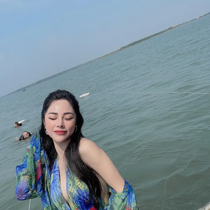 Đăng ảnh gợi cảm của bạn gái hơn tuổi, Huỳnh Anh phẫn nộ vì những lời chê bai - Ảnh 8. Đăng ảnh gợi cảm của bạn gái hơn tuổi, Huỳnh Anh phẫn nộ vì những lời chê bai - Ảnh 8.