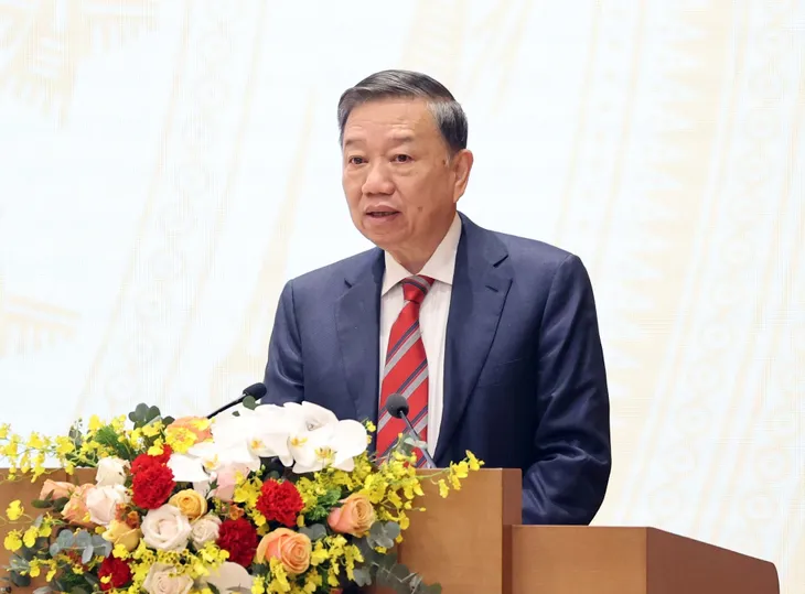 Trung bình mỗi ngày có hàng trăm người nhập cảnh bất hợp pháp vào Việt Nam - Ảnh 1. Trung bình mỗi ngày có hàng trăm người nhập cảnh bất hợp pháp vào Việt Nam - Ảnh 1.