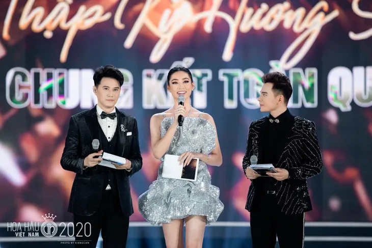 MC Vũ Mạnh Cường không dám xem bình luận Chung kết Hoa hậu để không bị tổn thương - Ảnh 2. MC Vũ Mạnh Cường không dám xem bình luận Chung kết Hoa hậu để không bị tổn thương - Ảnh 2.