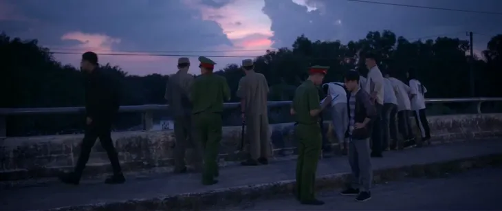 Trói buộc yêu thương - Tập 33: Phương đi tự thú vì giết Hà - Ảnh 16. Trói buộc yêu thương - Tập 33: Phương đi tự thú vì giết Hà - Ảnh 16.