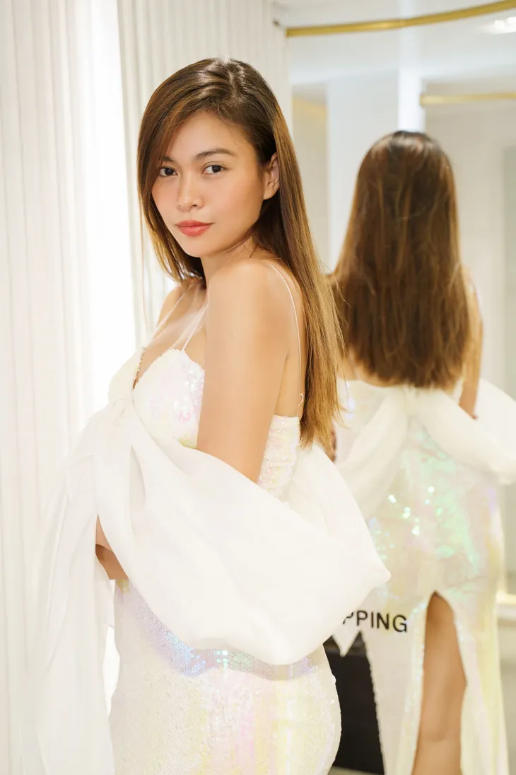 Mâu Thủy, Võ Hoàng Yến khoe trang phục cá tính trước show thời trang - Ảnh 8. Mâu Thủy, Võ Hoàng Yến khoe trang phục cá tính trước show thời trang - Ảnh 8.