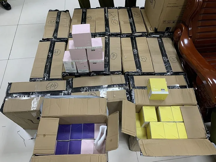 Tổ công tác kế hoạch 399 ra quân: Phát hiện trên 12 nghìn sản phẩm thuốc lá điện tử lậu - Ảnh 2. Tổ công tác kế hoạch 399 ra quân: Phát hiện trên 12 nghìn sản phẩm thuốc lá điện tử lậu - Ảnh 2.