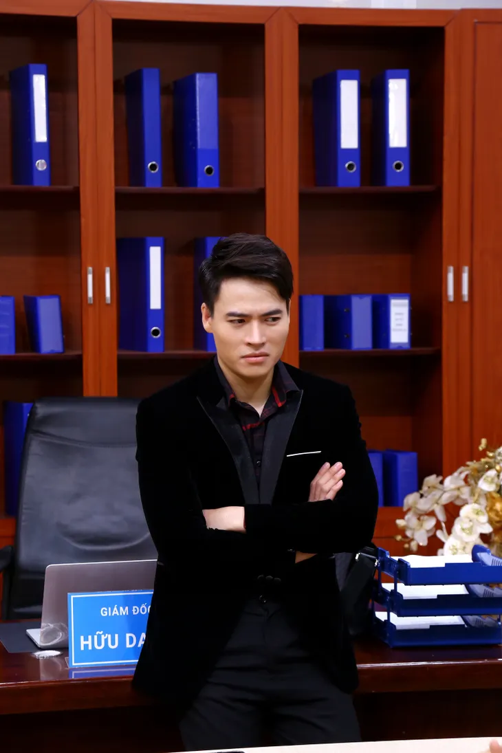 Võ Tấn Phát trở thành giám đốc lạnh lùng trong “Quảng cáo 4.0” - Ảnh 1. Võ Tấn Phát trở thành giám đốc lạnh lùng trong “Quảng cáo 4.0” - Ảnh 1.