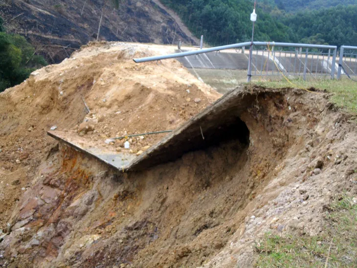 Yêu cầu khắc phục nhanh sự cố vỡ kênh Bắc sông Chu-Nam sông Mã - Ảnh 1. Yêu cầu khắc phục nhanh sự cố vỡ kênh Bắc sông Chu-Nam sông Mã - Ảnh 1.
