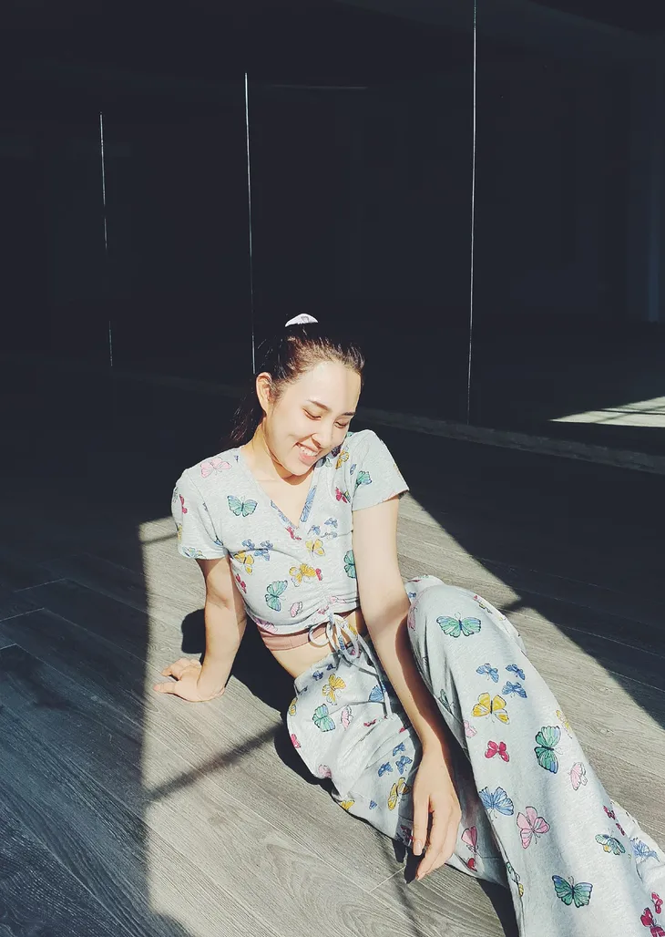 Ngắm phong cách thời trang thường ngày của ca sĩ Bảo Trâm - Ảnh 9. Ngắm phong cách thời trang thường ngày của ca sĩ Bảo Trâm - Ảnh 9.