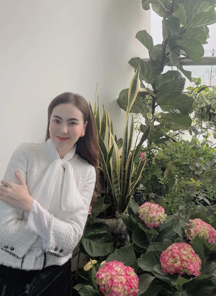 Mai Ngọc chìm trong quà hàng hiệu nhân dịp sinh nhật tuổi 30 - Ảnh 2. Mai Ngọc chìm trong quà hàng hiệu nhân dịp sinh nhật tuổi 30 - Ảnh 2.