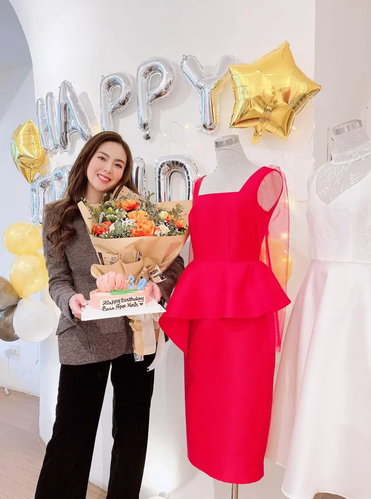 Mai Ngọc chìm trong quà hàng hiệu nhân dịp sinh nhật tuổi 30 - Ảnh 3. Mai Ngọc chìm trong quà hàng hiệu nhân dịp sinh nhật tuổi 30 - Ảnh 3.