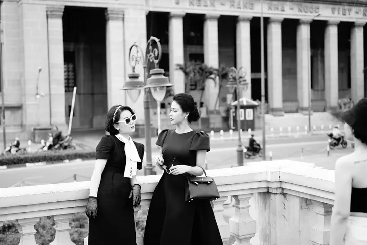 Diễn viên Việt ngày cuối năm: Quỳnh Kool tình tứ ôm Hà Việt Dũng, Vân Dung khoe thời trang đèn giao thông - Ảnh 8. Diễn viên Việt ngày cuối năm: Quỳnh Kool tình tứ ôm Hà Việt Dũng, Vân Dung khoe thời trang đèn giao thông - Ảnh 8.