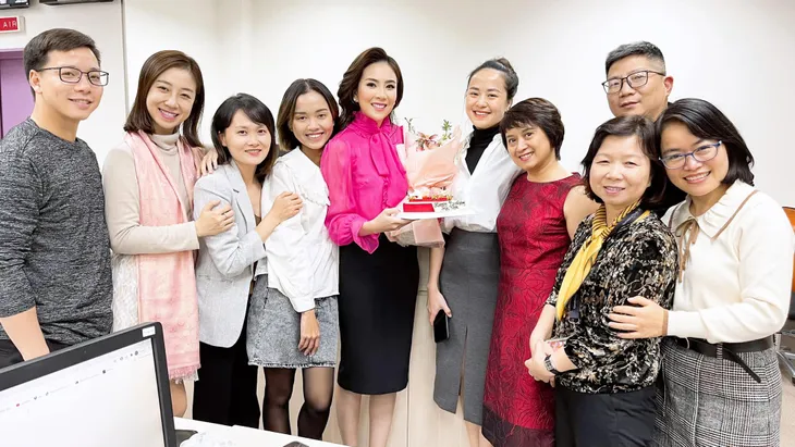 Mai Ngọc chìm trong quà hàng hiệu nhân dịp sinh nhật tuổi 30 - Ảnh 7. Mai Ngọc chìm trong quà hàng hiệu nhân dịp sinh nhật tuổi 30 - Ảnh 7.