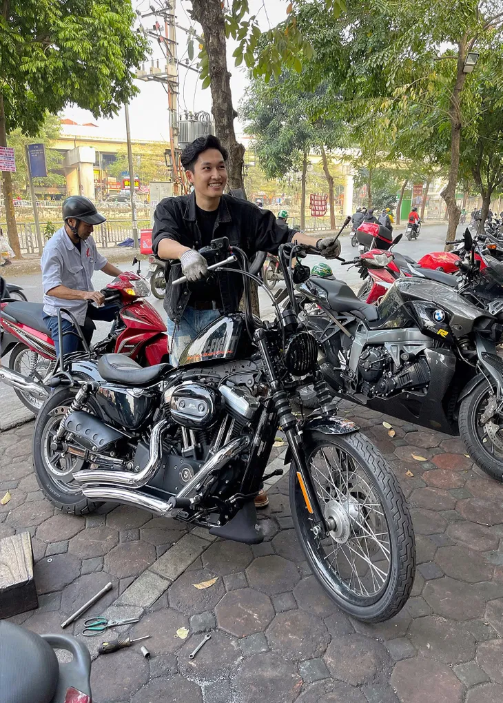 Diễn viên Việt ngày cuối năm: Quỳnh Kool tình tứ ôm Hà Việt Dũng, Vân Dung khoe thời trang đèn giao thông - Ảnh 12. Diễn viên Việt ngày cuối năm: Quỳnh Kool tình tứ ôm Hà Việt Dũng, Vân Dung khoe thời trang đèn giao thông - Ảnh 12.