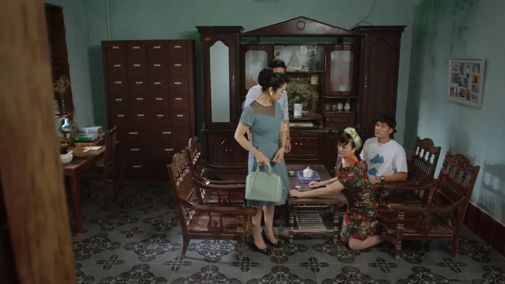 Hướng dương ngược nắng - Tập 9: Trí sẽ về Cao gia một mình, ông Phan đâm thêm nhát dao vào nỗi buồn của hai cháu gái - Ảnh 8. Hướng dương ngược nắng - Tập 9: Trí sẽ về Cao gia một mình, ông Phan đâm thêm nhát dao vào nỗi buồn của hai cháu gái - Ảnh 8.