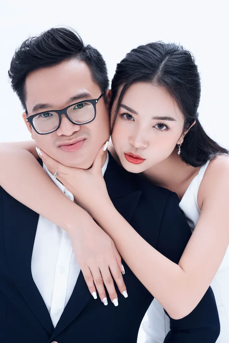 Á hậu Thúy An tung ảnh cưới với chồng tiến sĩ hơn 12 tuổi - Ảnh 2. Á hậu Thúy An tung ảnh cưới với chồng tiến sĩ hơn 12 tuổi - Ảnh 2.