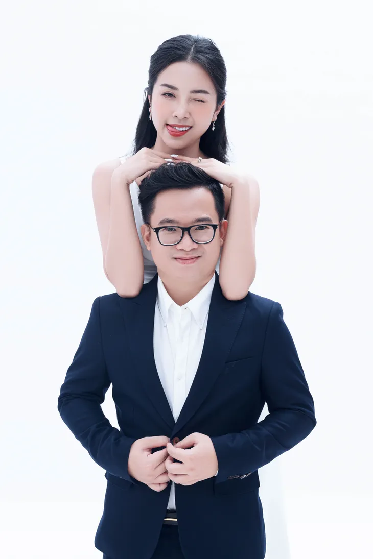 Á hậu Thúy An tung ảnh cưới với chồng tiến sĩ hơn 12 tuổi - Ảnh 3. Á hậu Thúy An tung ảnh cưới với chồng tiến sĩ hơn 12 tuổi - Ảnh 3.
