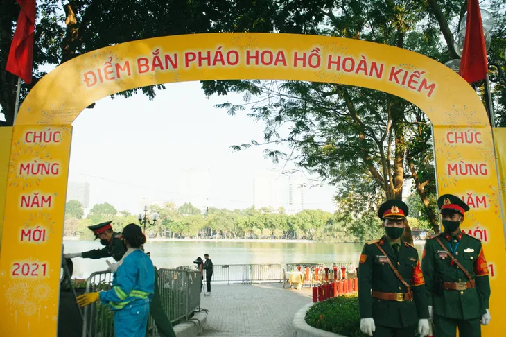 Hà Nội sẵn sàng cho bữa tiệc âm thanh, ánh sáng chào đón năm mới 2021 - Ảnh 1. Hà Nội sẵn sàng cho bữa tiệc âm thanh, ánh sáng chào đón năm mới 2021 - Ảnh 1.