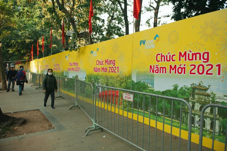 Hà Nội sẵn sàng cho bữa tiệc âm thanh, ánh sáng chào đón năm mới 2021 - Ảnh 3. Hà Nội sẵn sàng cho bữa tiệc âm thanh, ánh sáng chào đón năm mới 2021 - Ảnh 3.