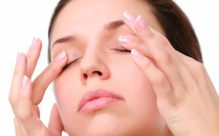 9 mẹo giúp giảm khô mắt cho dân văn phòng - Ảnh 8. 9 mẹo giúp giảm khô mắt cho dân văn phòng - Ảnh 8.
