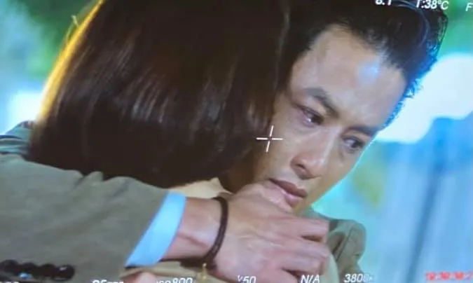 Hé lộ loạt hình ảnh lụi tim của Hồng Đăng - Hồng Diễm trong phim mới - Ảnh 7. Hé lộ loạt hình ảnh lụi tim của Hồng Đăng - Hồng Diễm trong phim mới - Ảnh 7.