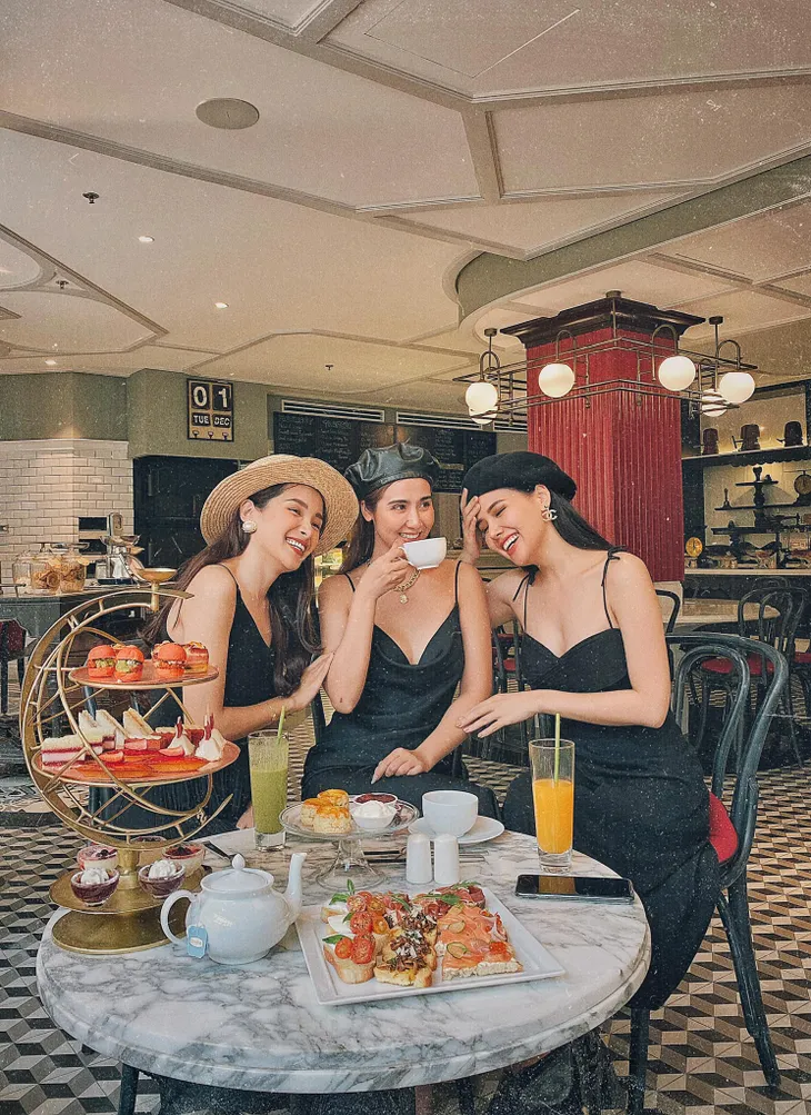 Phanh Lee và Huyền Lizzie lại làm nức lòng khi diện đồ đôi chụp chung - Ảnh 7. Phanh Lee và Huyền Lizzie lại làm nức lòng khi diện đồ đôi chụp chung - Ảnh 7.