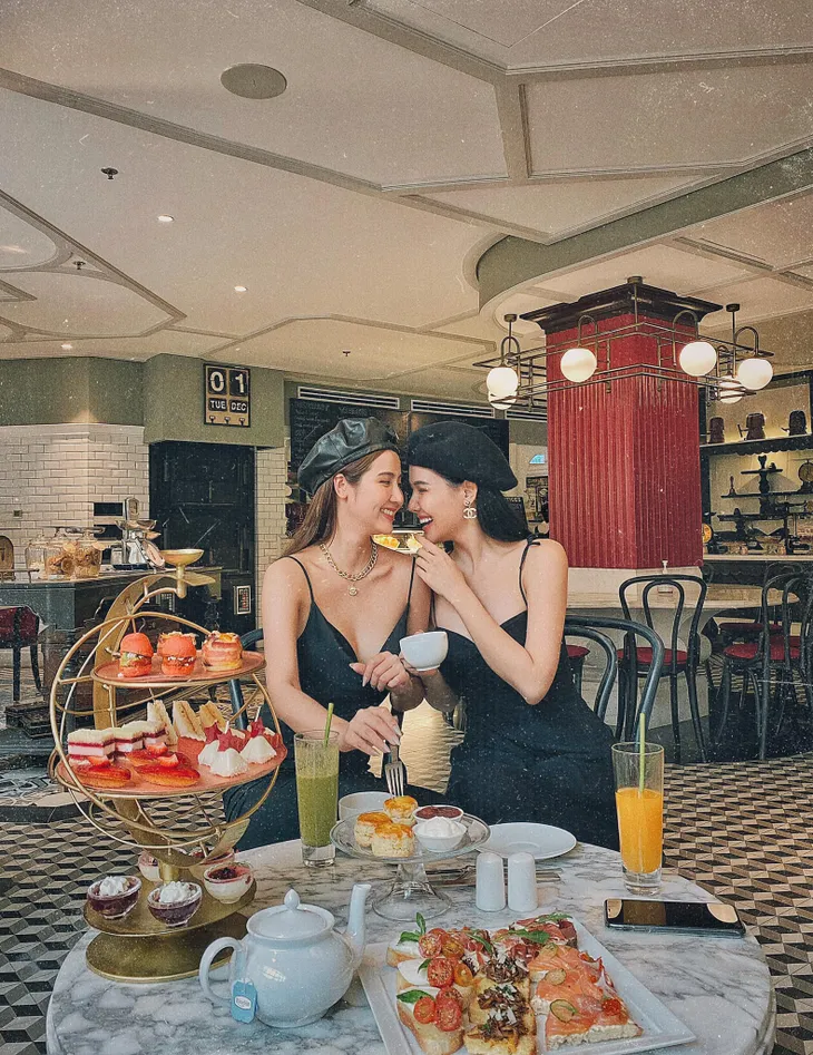 Phanh Lee và Huyền Lizzie lại làm nức lòng khi diện đồ đôi chụp chung - Ảnh 5. Phanh Lee và Huyền Lizzie lại làm nức lòng khi diện đồ đôi chụp chung - Ảnh 5.