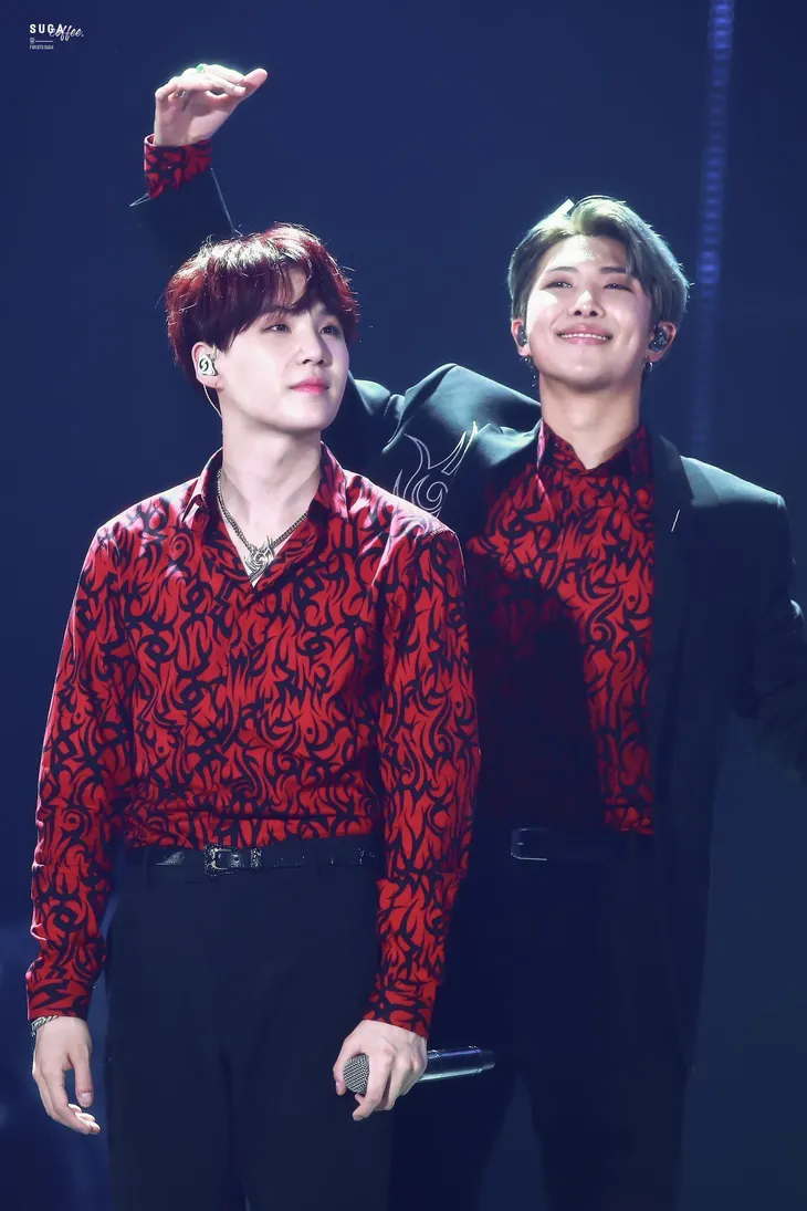 RM, Suga (BTS) lần đầu được vinh danh với vai trò nhạc sĩ trên BXH Billboard - Ảnh 1. RM, Suga (BTS) lần đầu được vinh danh với vai trò nhạc sĩ trên BXH Billboard - Ảnh 1.