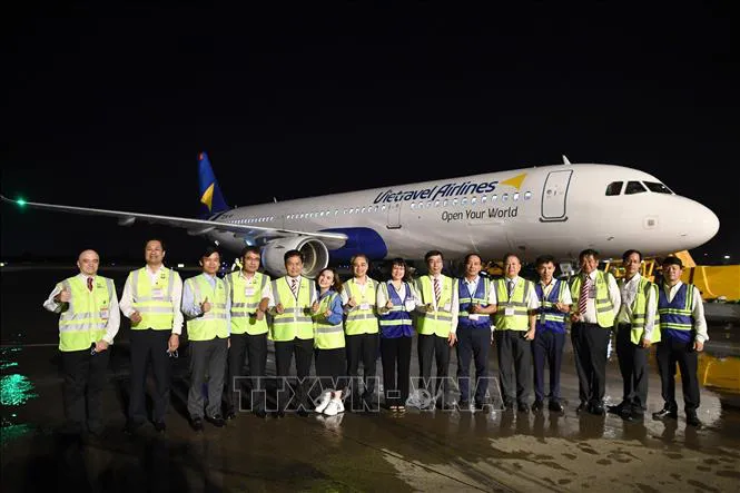 Máy bay đầu tiên của Vietravel Airlines đã cập cảng Tân Sơn Nhất - Ảnh 2. Máy bay đầu tiên của Vietravel Airlines đã cập cảng Tân Sơn Nhất - Ảnh 2.