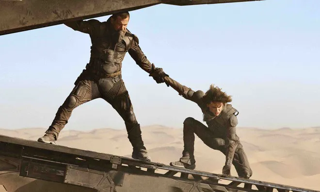 Chiến lược phim gây shock Hollywood của Warner Bros - Ảnh 1. Chiến lược phim gây shock Hollywood của Warner Bros - Ảnh 1.