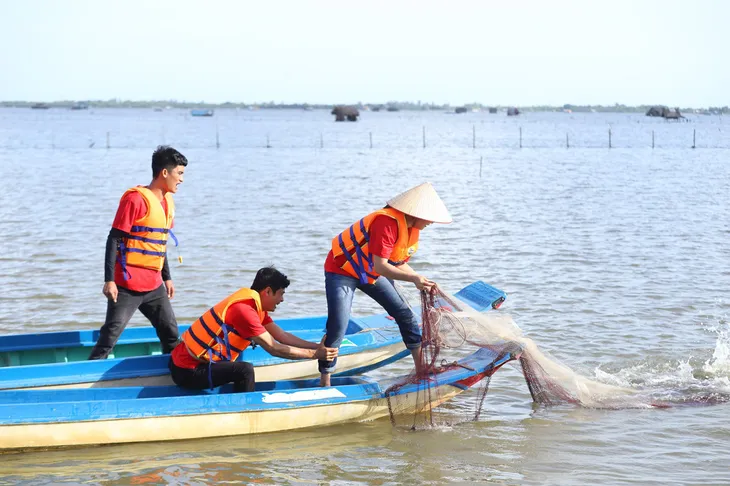 Cát Tường sợ ế vì Tiết Cương đi tới đâu cũng nhận là người yêu - Ảnh 4. Cát Tường sợ ế vì Tiết Cương đi tới đâu cũng nhận là người yêu - Ảnh 4.