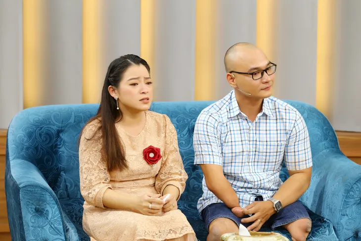 Kình ngư không chân Hồng Lợi bật khóc vì được nhà vợ thương như con - Ảnh 1. Kình ngư không chân Hồng Lợi bật khóc vì được nhà vợ thương như con - Ảnh 1.