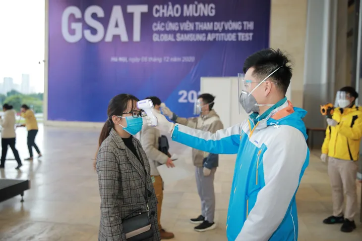 1.200 kỹ sư và cử nhân tốt nghiệp Đại học dự tuyển vòng thi GSAT - Ảnh 1. 1.200 kỹ sư và cử nhân tốt nghiệp Đại học dự tuyển vòng thi GSAT - Ảnh 1.