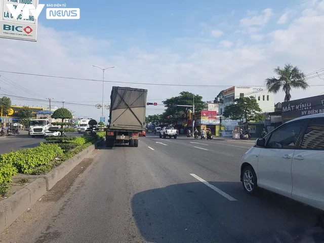 Bà Rịa - Vũng Tàu: Ô tô mất lái tông hàng loạt xe máy sập quán cà phê ven đường quốc lộ 51 - Ảnh 7. Bà Rịa - Vũng Tàu: Ô tô mất lái tông hàng loạt xe máy sập quán cà phê ven đường quốc lộ 51 - Ảnh 7.